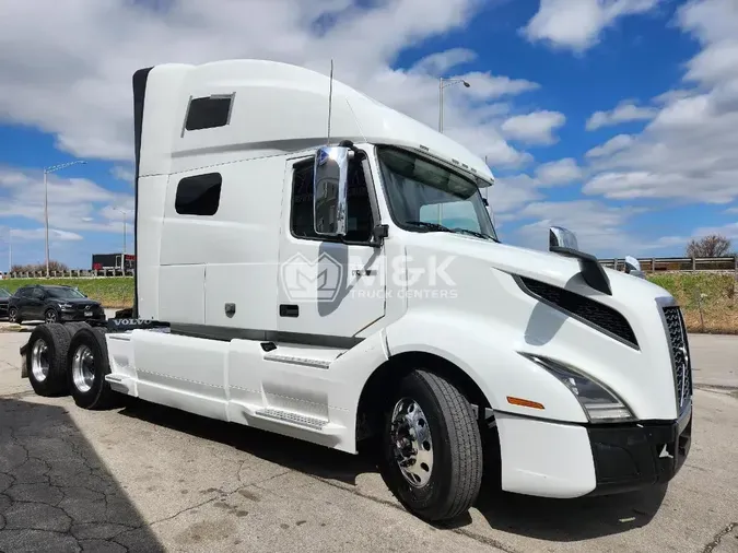 2020 VOLVO VNL64T760