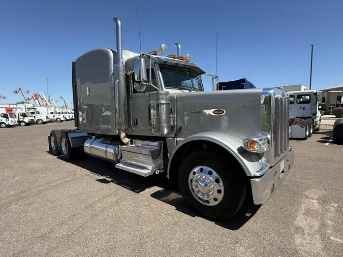 2020 Peterbilt 389
