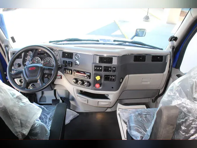 2022 Peterbilt 579