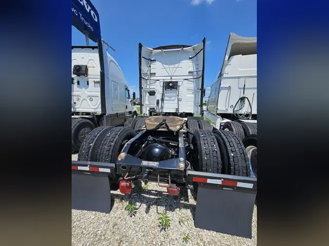 2019 VOLVO VNL64T760