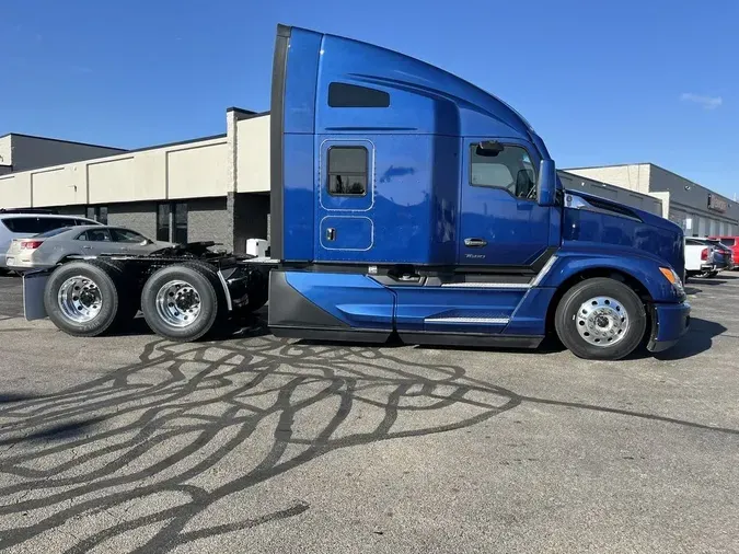 2025 Kenworth T680