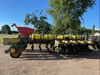 1991 John Deere 7200