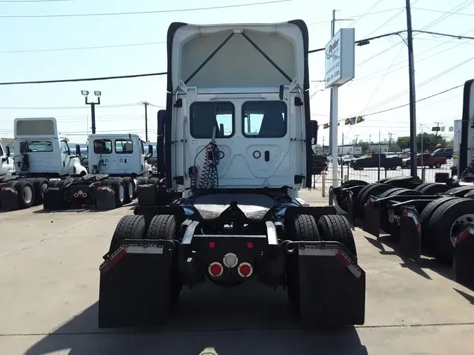 2019 FREIGHTLINER CASCADIA 113