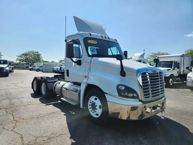 2019 FREIGHTLINER/MERCEDES CASCADIA 125