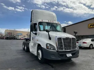 2016 FREIGHTLINER X12564ST