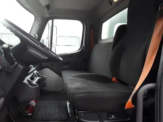 2018 FREIGHTLINER/MERCEDES M2 106