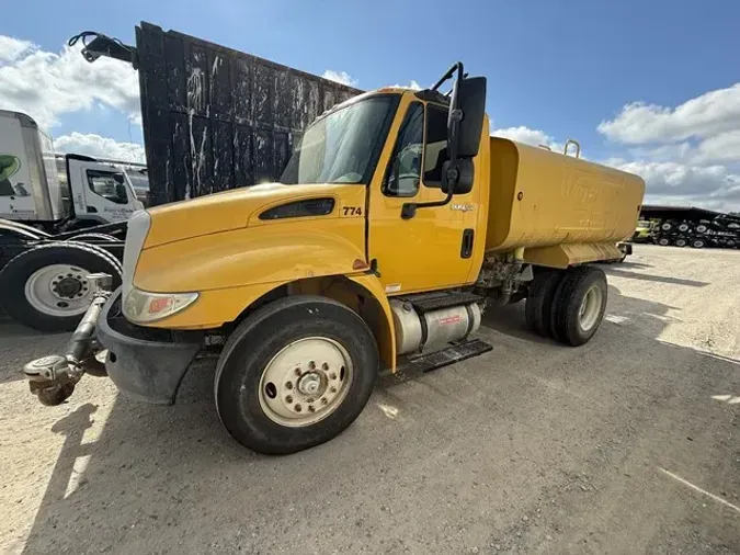 2011 INTERNATIONAL DURASTAR 4300