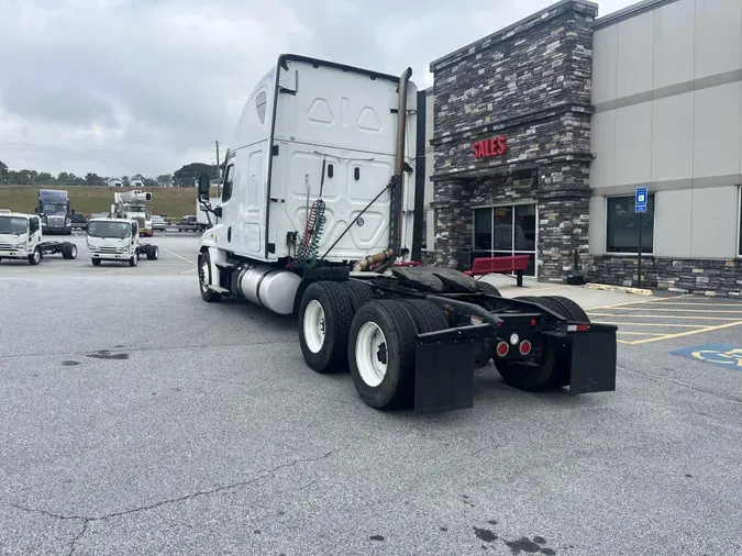 2020 Freightliner Cascadia