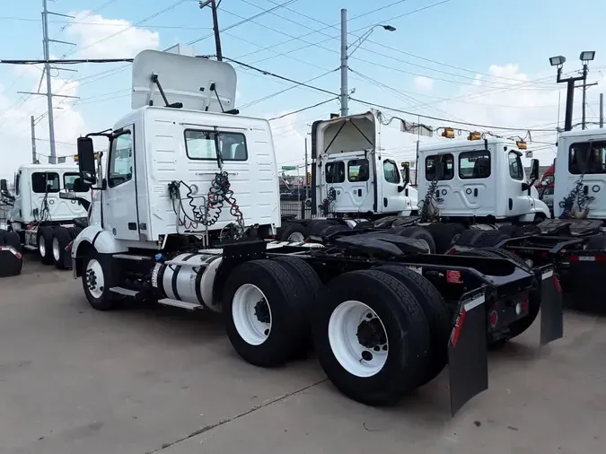2019 VOLVO VNL64T-300