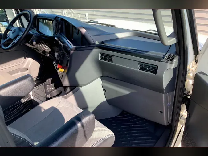 2023 INT LT625 6x4