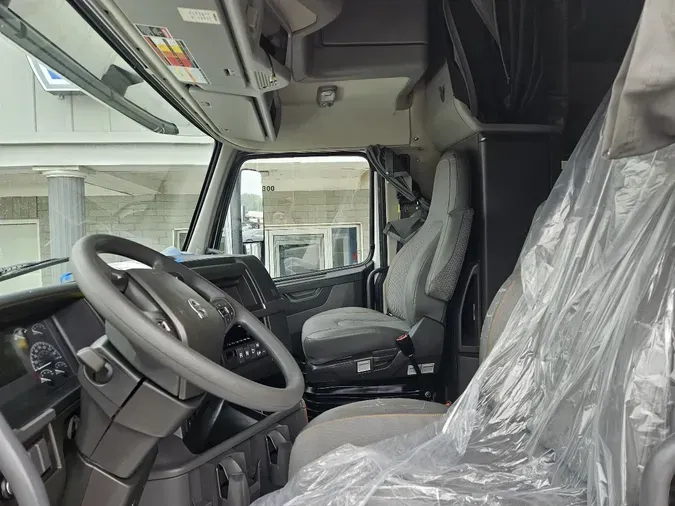 2020 VOLVO VNL64T760