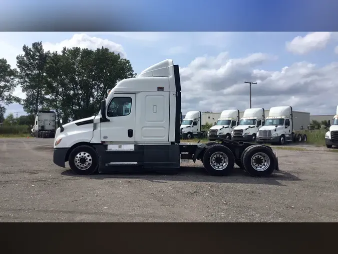 2022 Freightliner Cascadia 126