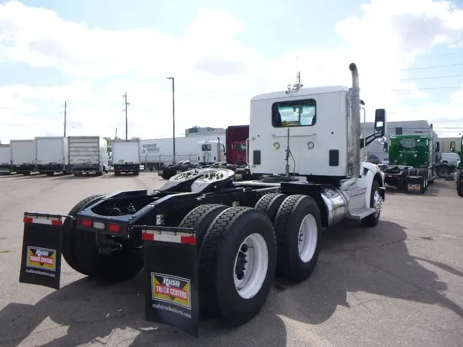 2020 Peterbilt 567