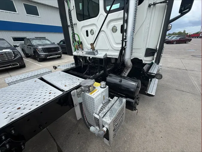 2021 Freightliner Cascadia 126