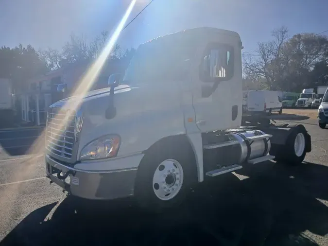 2019 FREIGHTLINER/MERCEDES CASCADIA 125