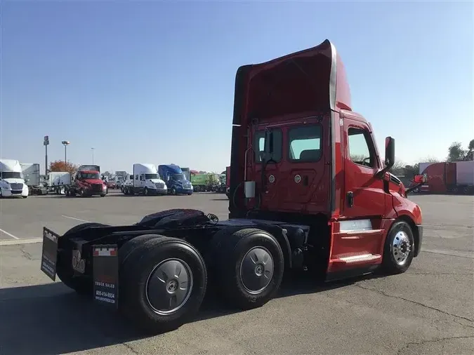 2021 FREIGHTLINER CA126