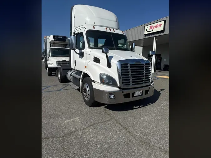 2017 FREIGHTLINER/MERCEDES CASCADIA 113