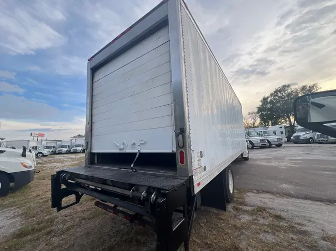 2015 FREIGHTLINER/MERCEDES M2 106