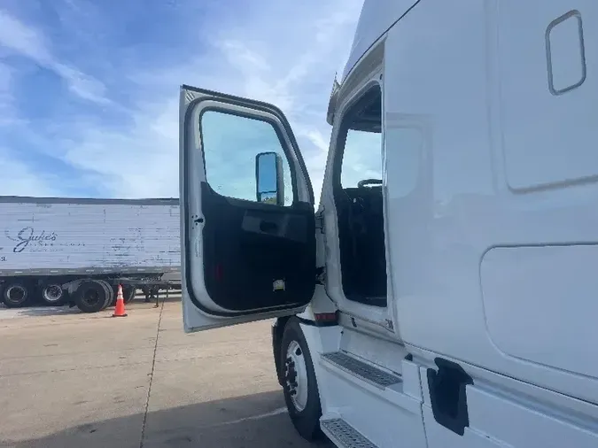 2020 Freightliner T12664ST