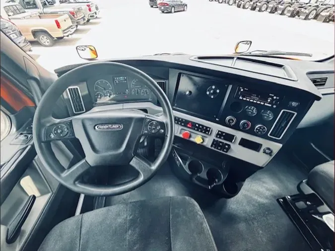 2022 FREIGHTLINER CASCADIA 126