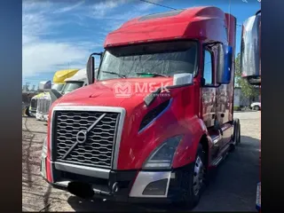 2020 VOLVO VNL64T760