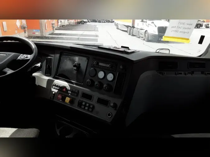 2021 Freightliner Cascadia 126