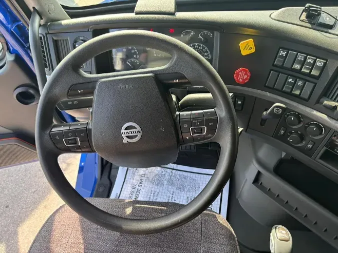 2019 VOLVO VNL64T760