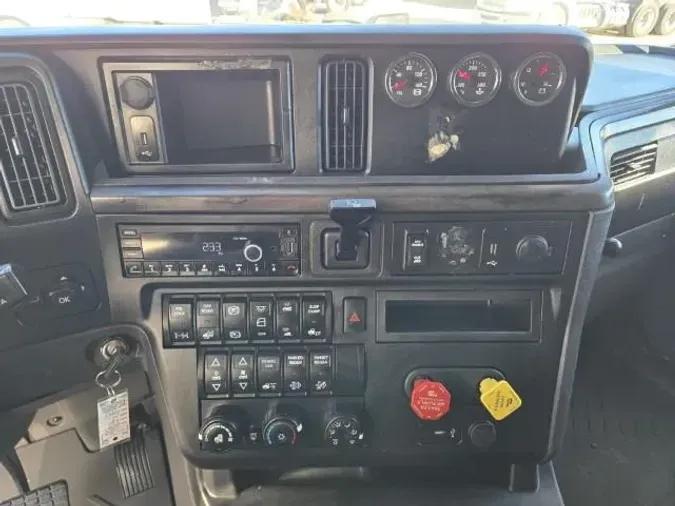 2023 International LT6252275d196434b0fa02805190019197fc0