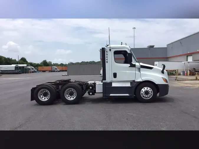 2019 Freightliner Cascadia 126227b34b5bb75ee818b6d13847151725d