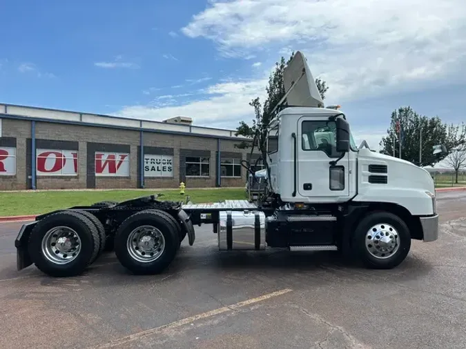 2021 MACK AN64T