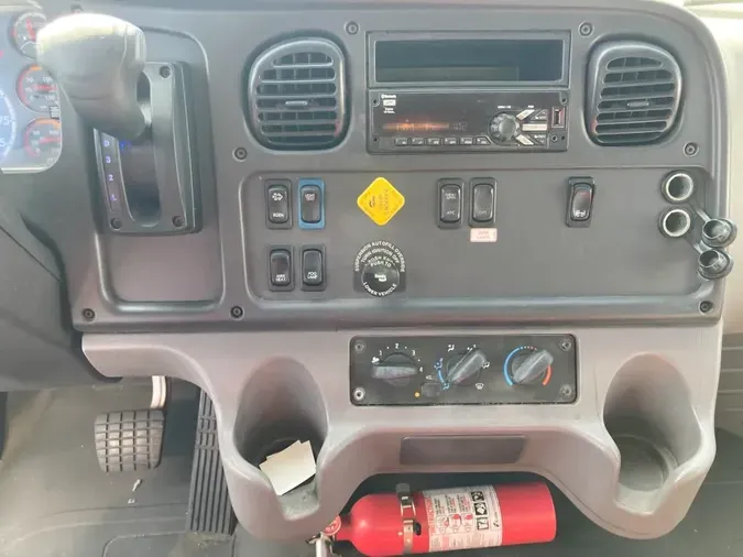2020 FREIGHTLINER/MERCEDES M2 106