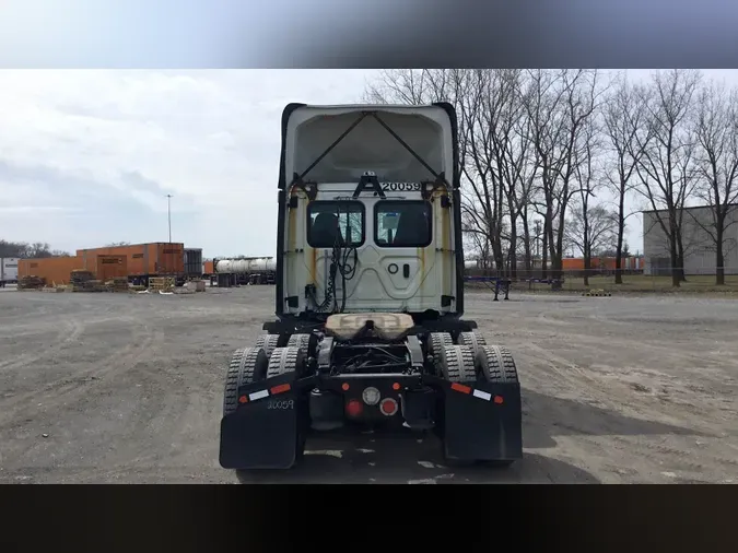 2020 Freightliner Cascadia 126