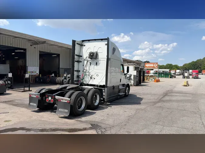 2023 Freightliner Cascadia 126