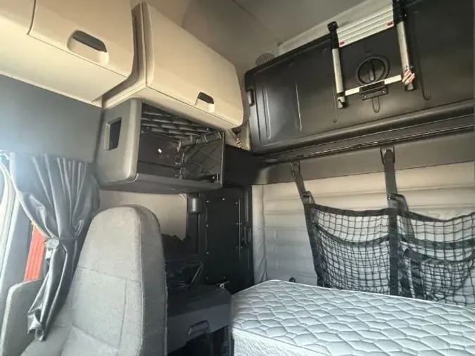 2020 Freightliner New Cascadia 126