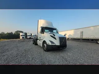 2019 Volvo VNL300