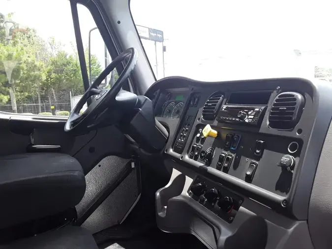 2021 FREIGHTLINER/MERCEDES M2 106228e87531e60554291953128463039cd