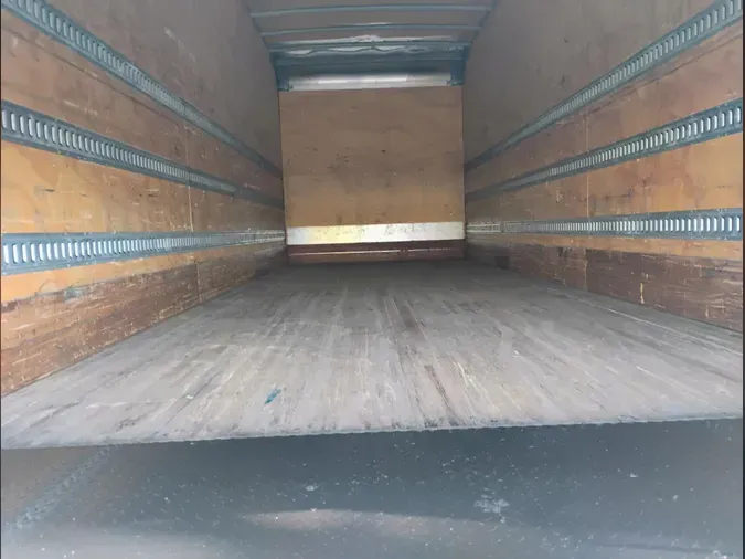 2019 Freightliner Business Class M2 106