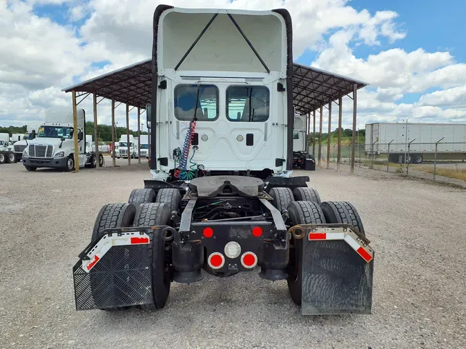 2015 FREIGHTLINER/MERCEDES CASCADIA 125