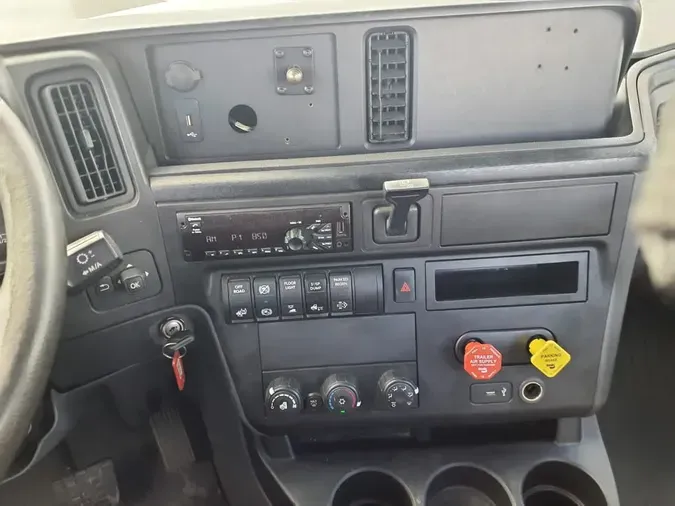 2019 NAVISTAR INTERNATIONAL RH613 DAYCAB S/A