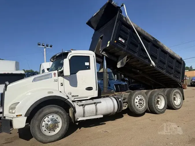 2016 KENWORTH T880