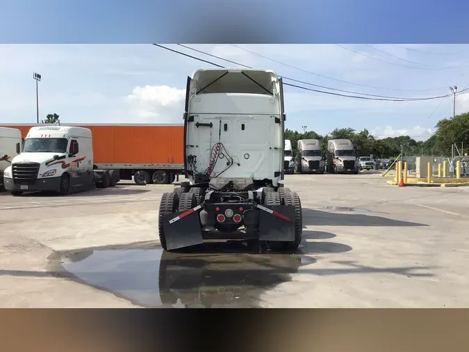 2020 Freightliner Cascadia