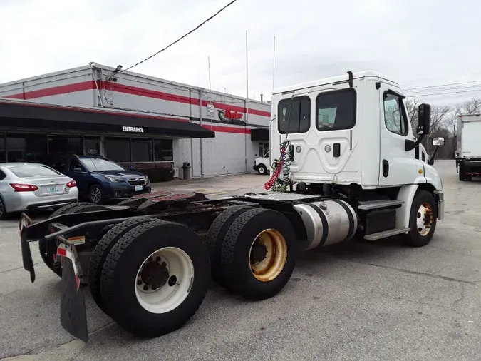 2017 FREIGHTLINER/MERCEDES CASCADIA 113