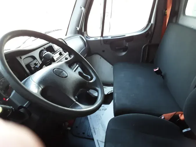 2019 FREIGHTLINER/MERCEDES M2 106