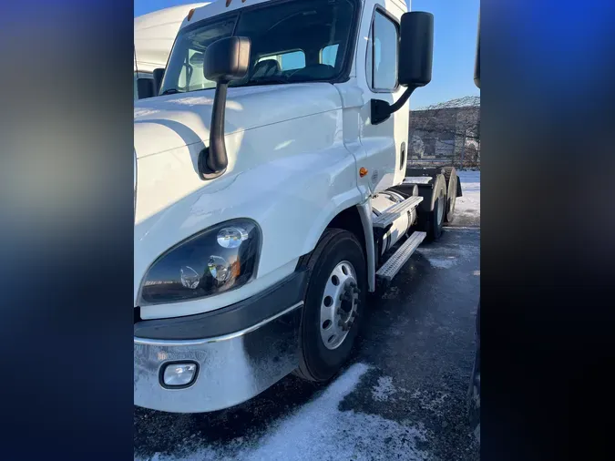 2017 FREIGHTLINER/MERCEDES CASCADIA 12522a0ec13b0ebd5d4a119bf8ccd6a5e76