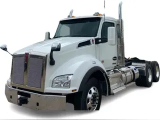 2025 Kenworth T880