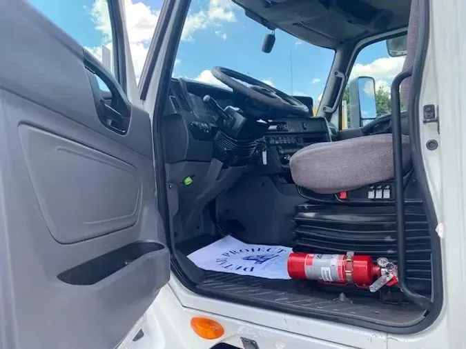 2020 International LT625