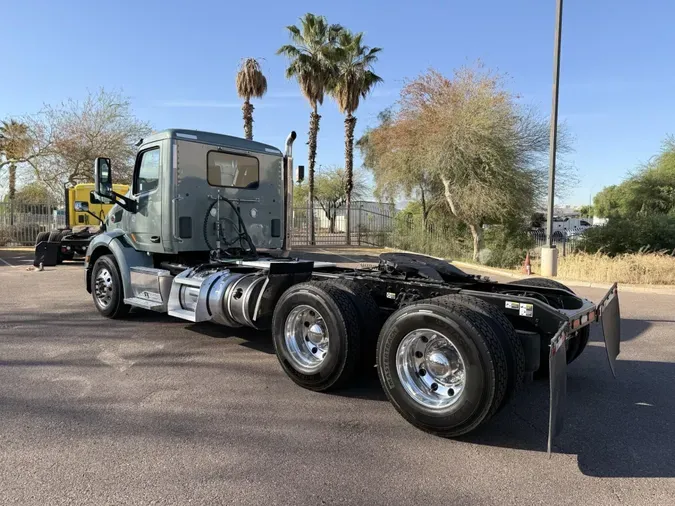 2021 Peterbilt 57922a52ff091cbf71d68c5b64837636656