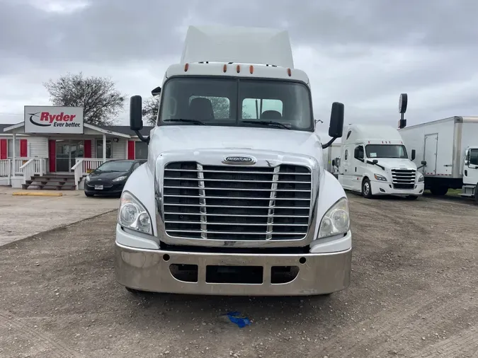 2015 FREIGHTLINER/MERCEDES CASCADIA 125