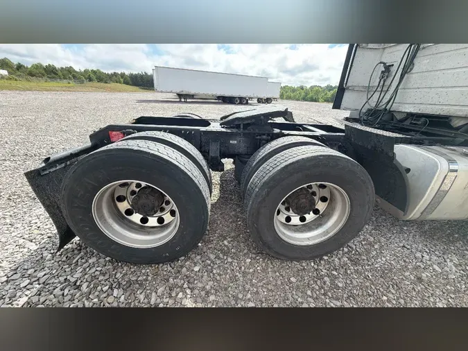 2020 Volvo VNL300
