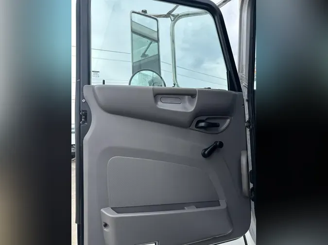 2020 Peterbilt 337